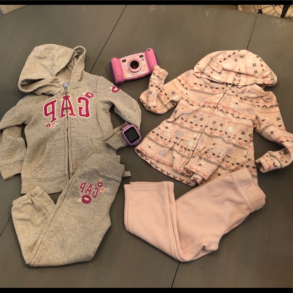 Bundle of two jogger sets